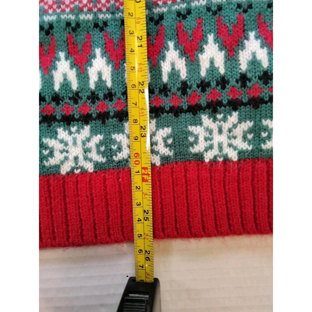 33 Degrees Shark Ugly Christmas Sweater XL 18/20 Fair Isle Green Red Acrylic - Picture 8 of 9